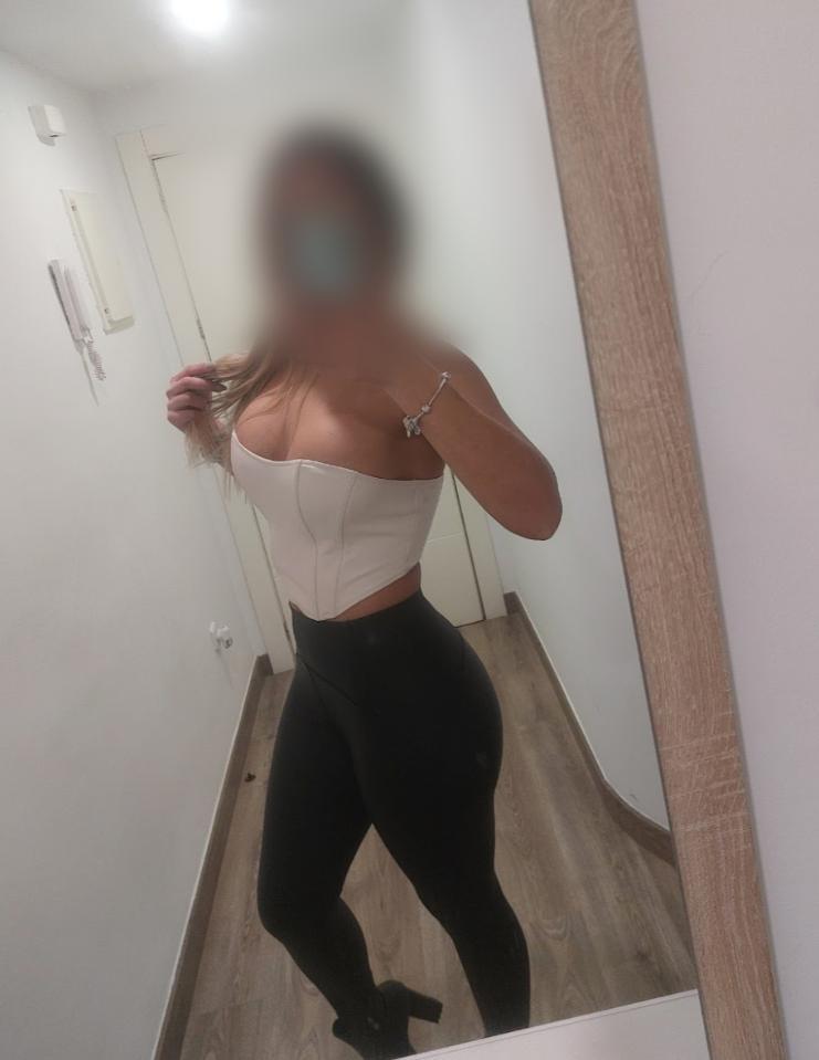 Chica busca chico en Alicante: Chica busca chico