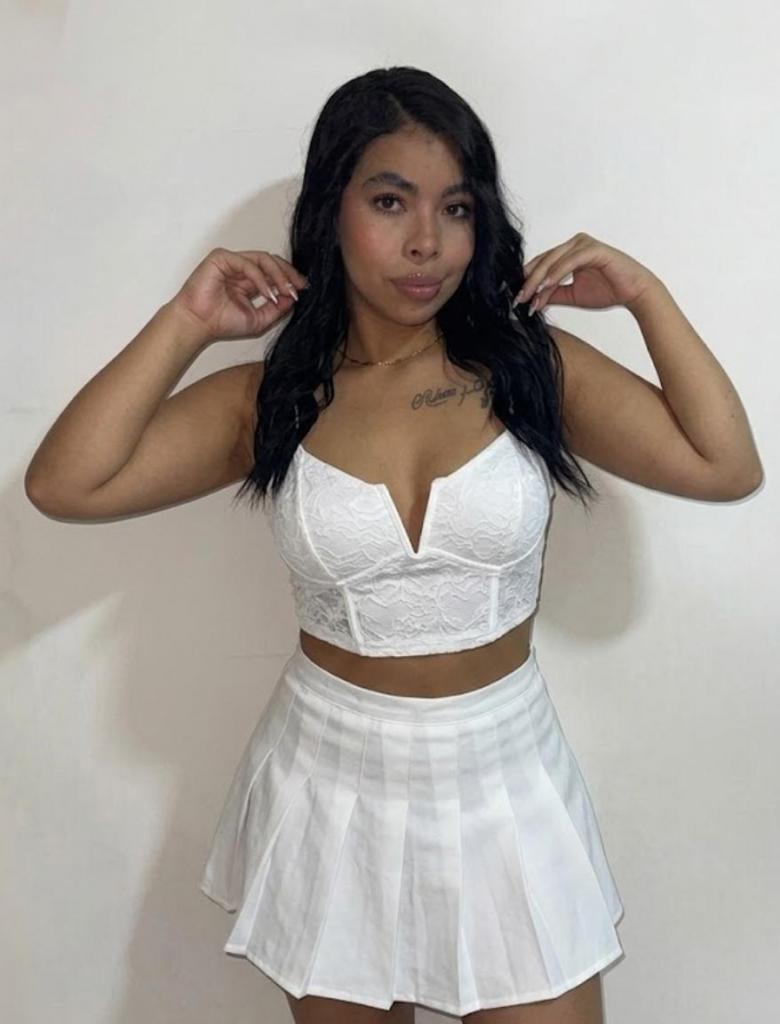Chica busca chico en Alicante: Chica busca chico