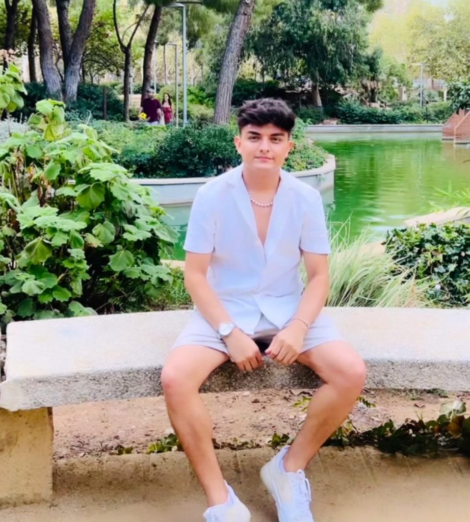 672857499: Chico busca chica en Barcelona