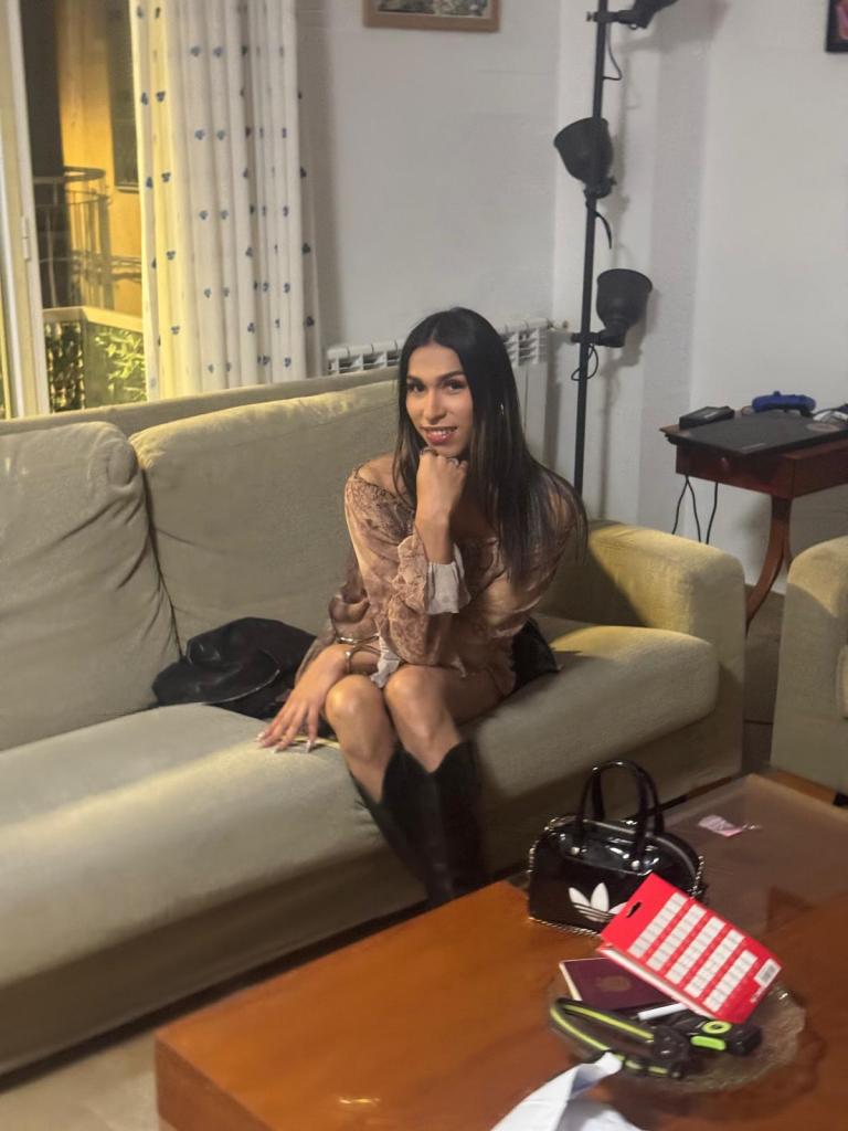 607731073: Transexual en Granada