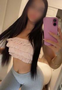 663347690: Chica busca chico en Granada
