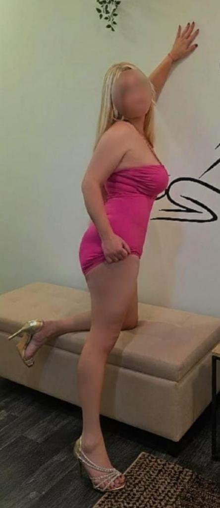 637739512: Chica busca chico en Barcelona