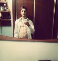 677637474: Chico busca chica en Madrid