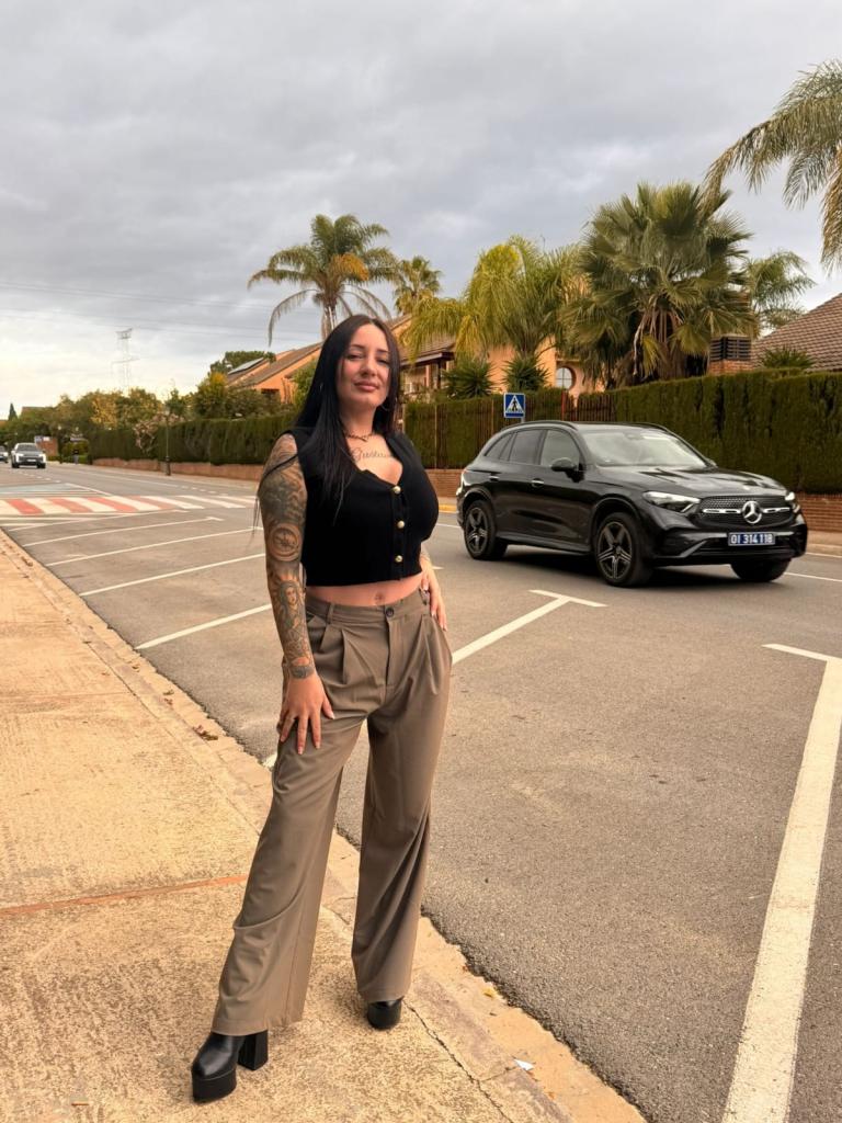 Chica busca chico en Valencia: Chica busca chico