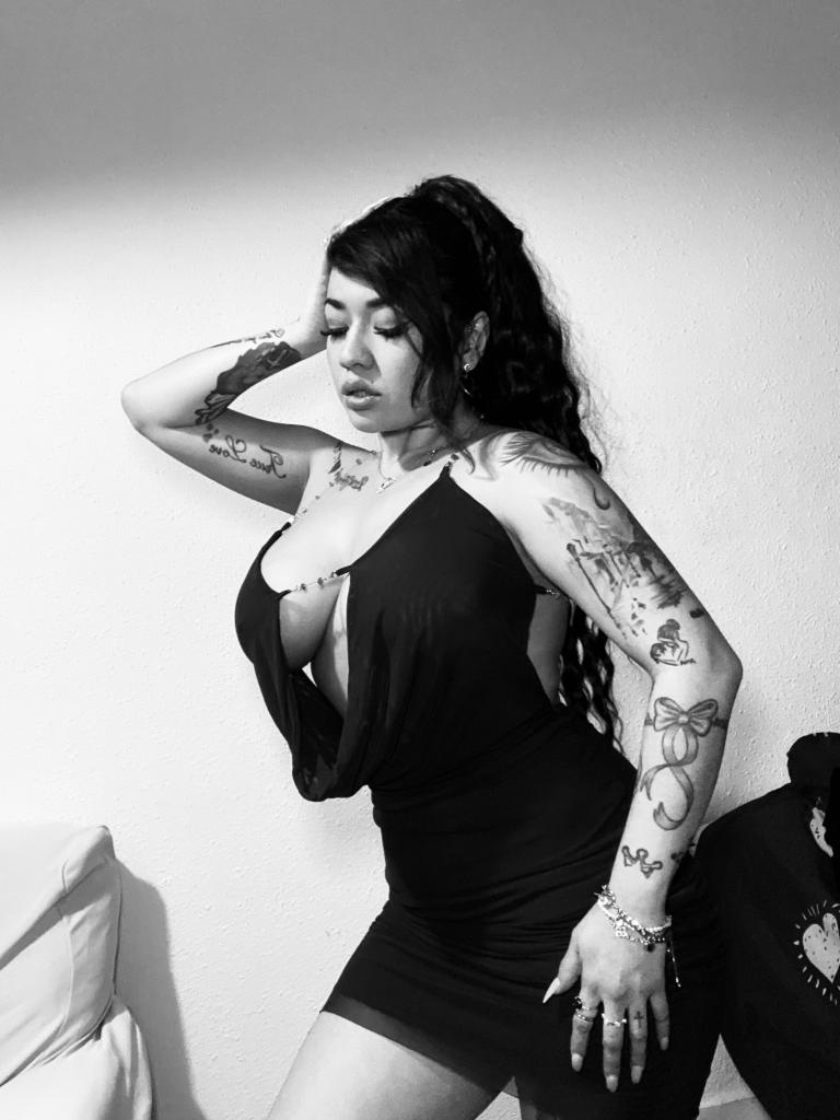 Chica busca chico en Cantabria: Chica busca chico