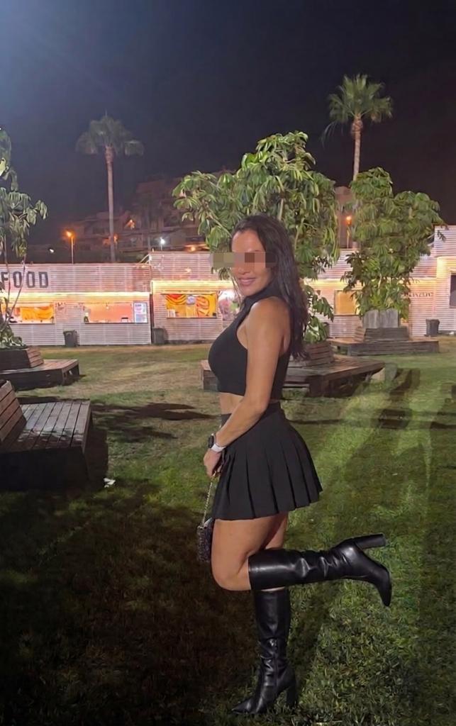 Chica busca chico en Huelva: Chica busca chico