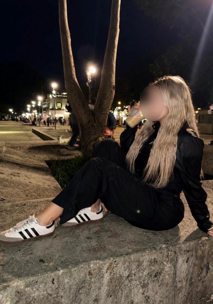 Chica busca chico en Cádiz: 