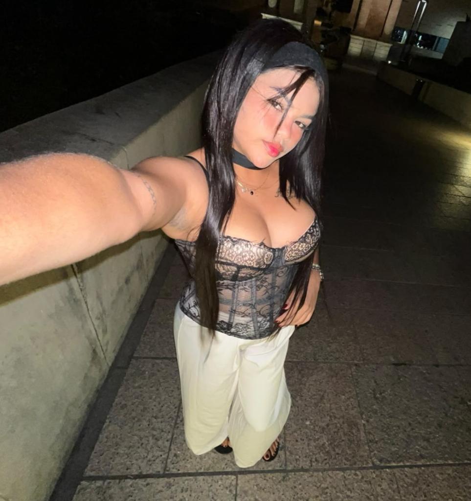Chica busca chico en Cádiz: 