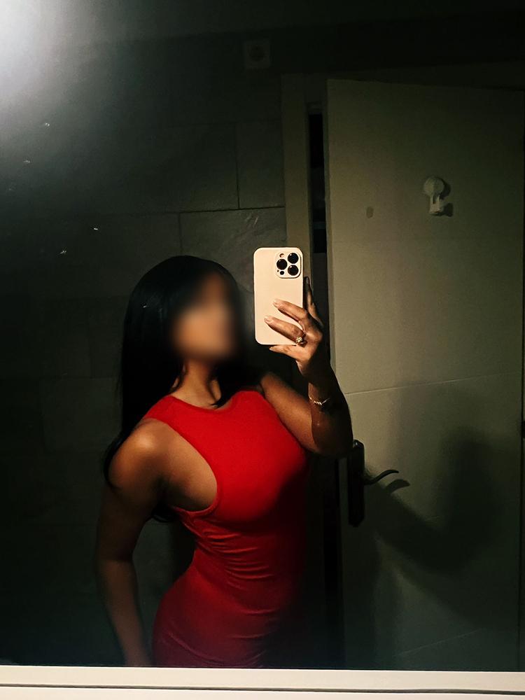 678681477: Chica busca chico en La Coruña