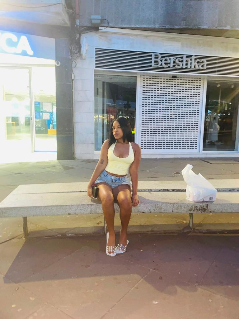 Chica busca chico en Pontevedra: 