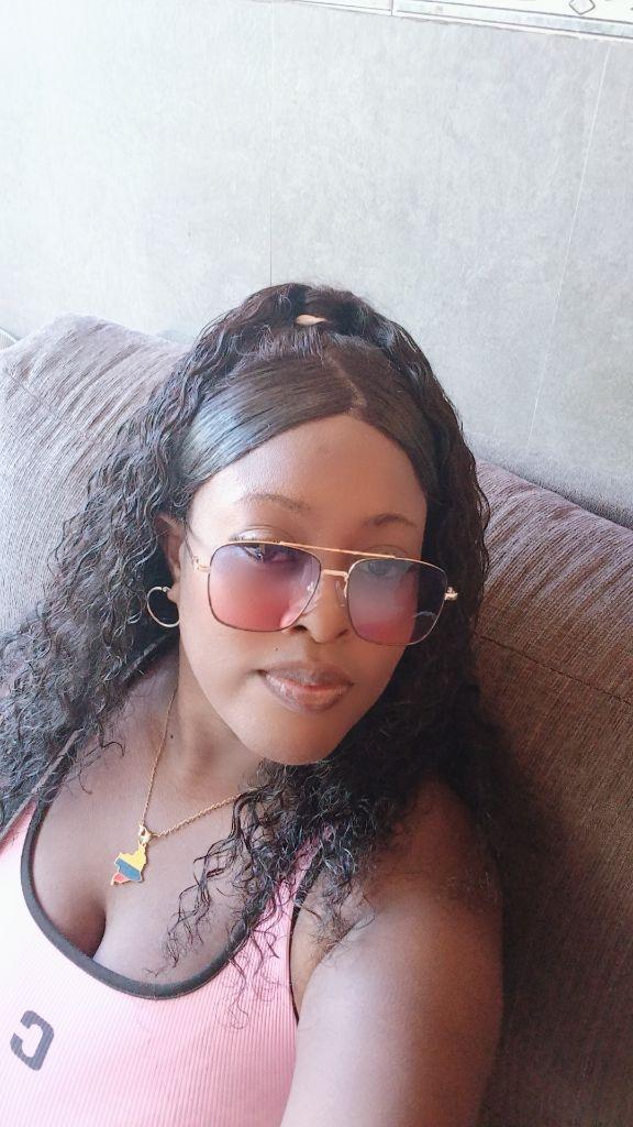 613400513: Chica busca chico en Murcia