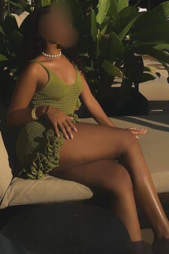 611353802: Chica busca chico en Sevilla