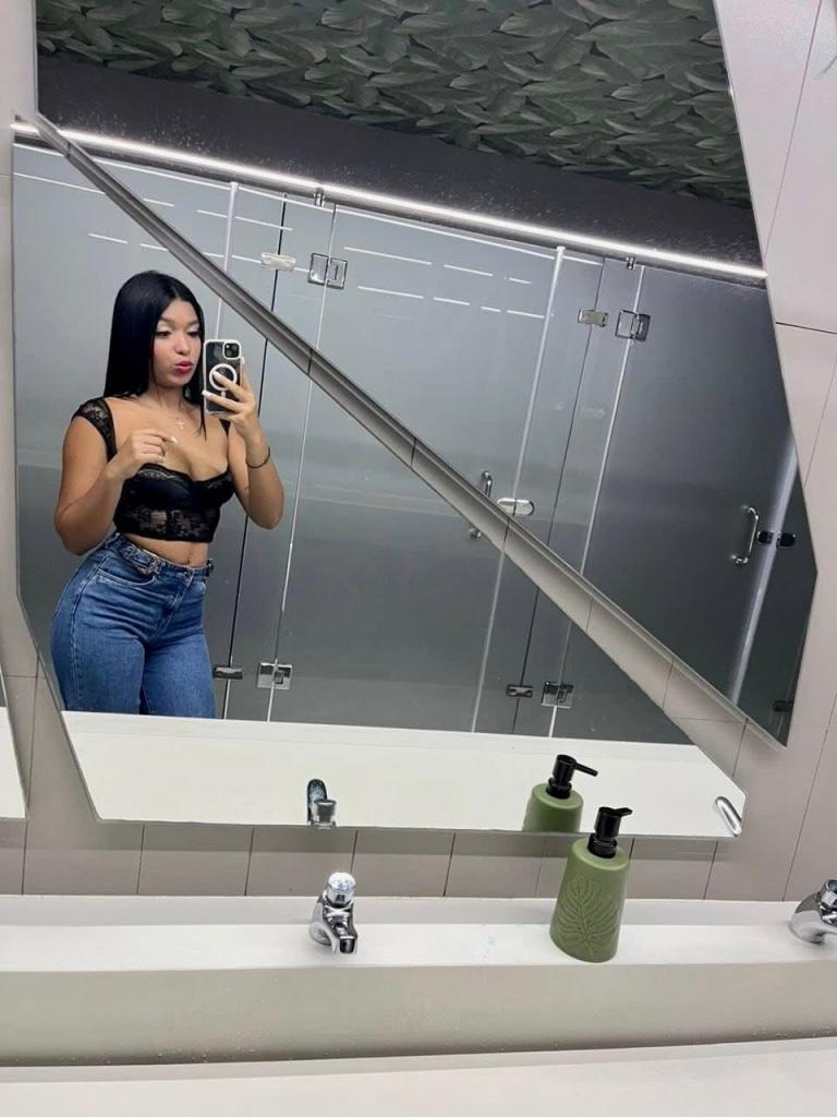 613313844: Chica busca chico en Granada