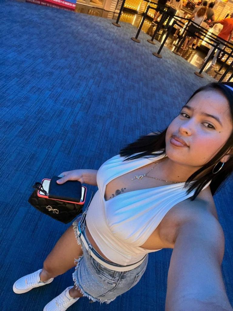 674070956: Chica busca chico en Sevilla