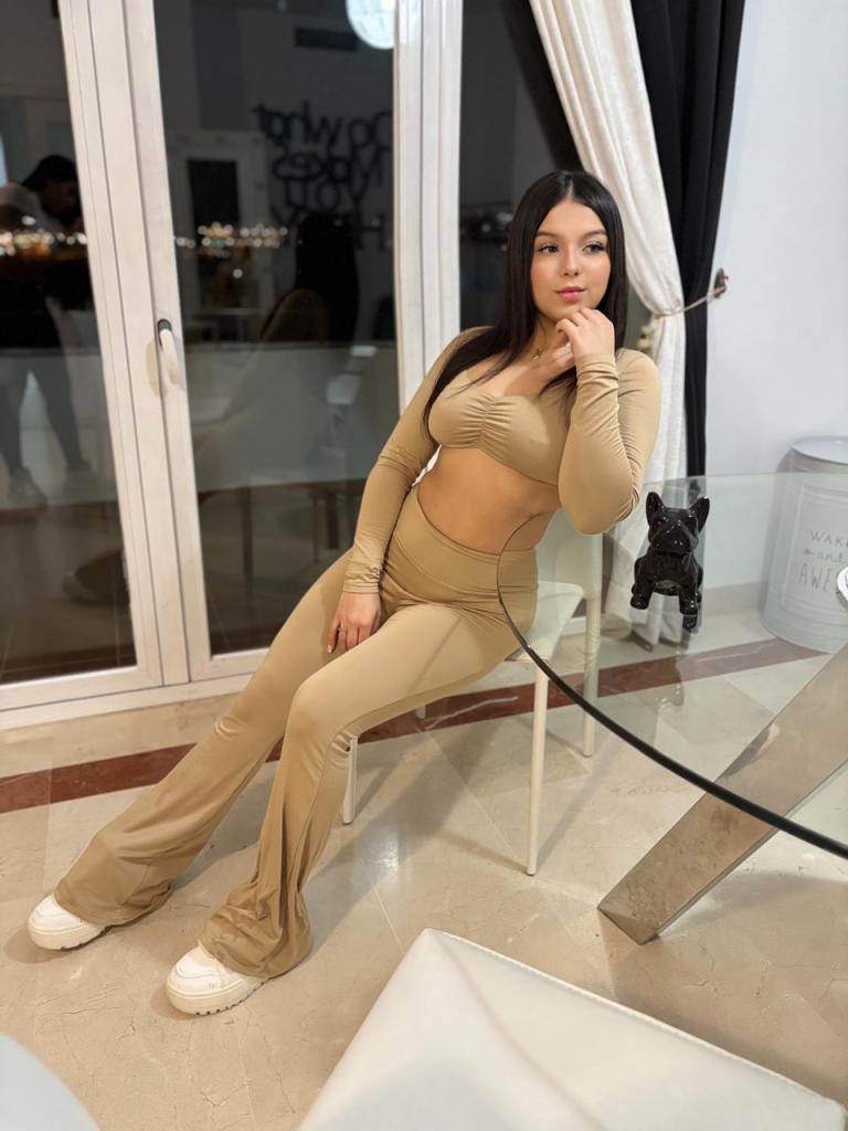 Chica busca chico en Cádiz: 