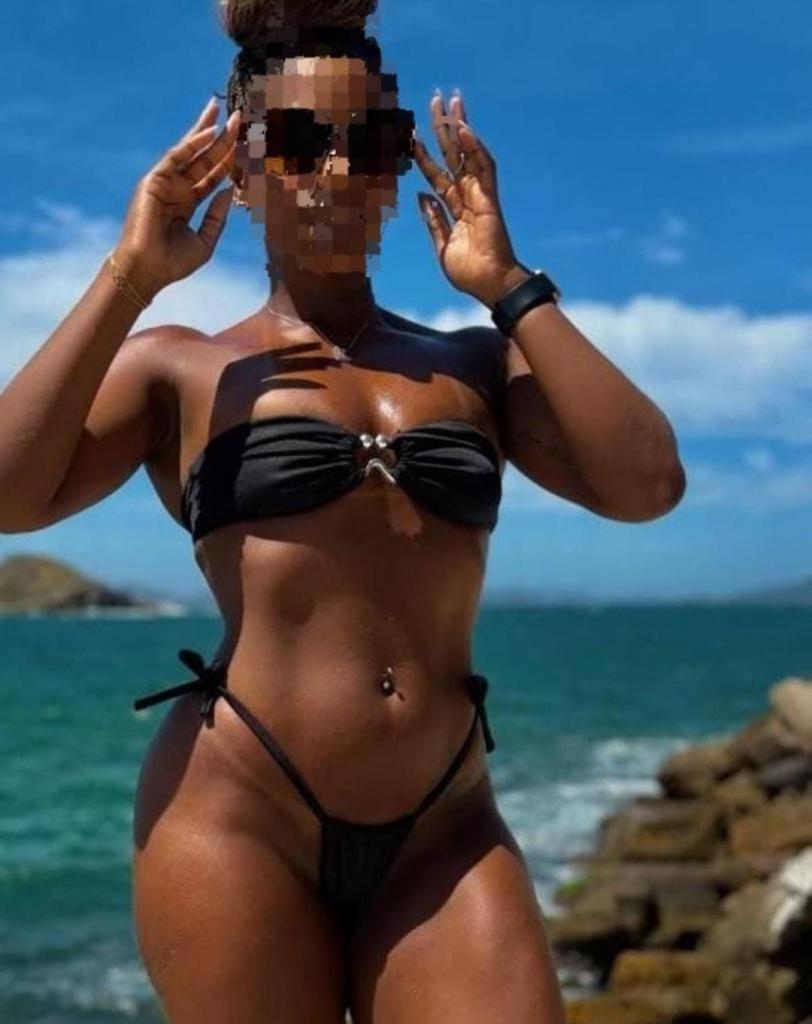 603221025: Chica busca chico en La Coruña