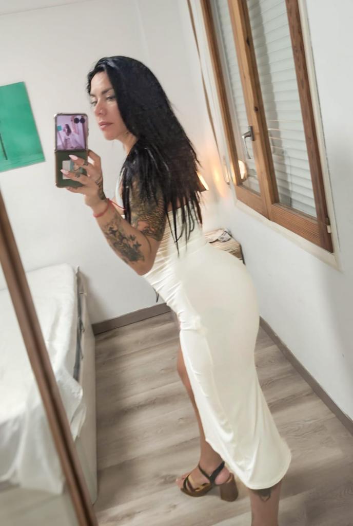 Chica busca chico en Ibiza: 