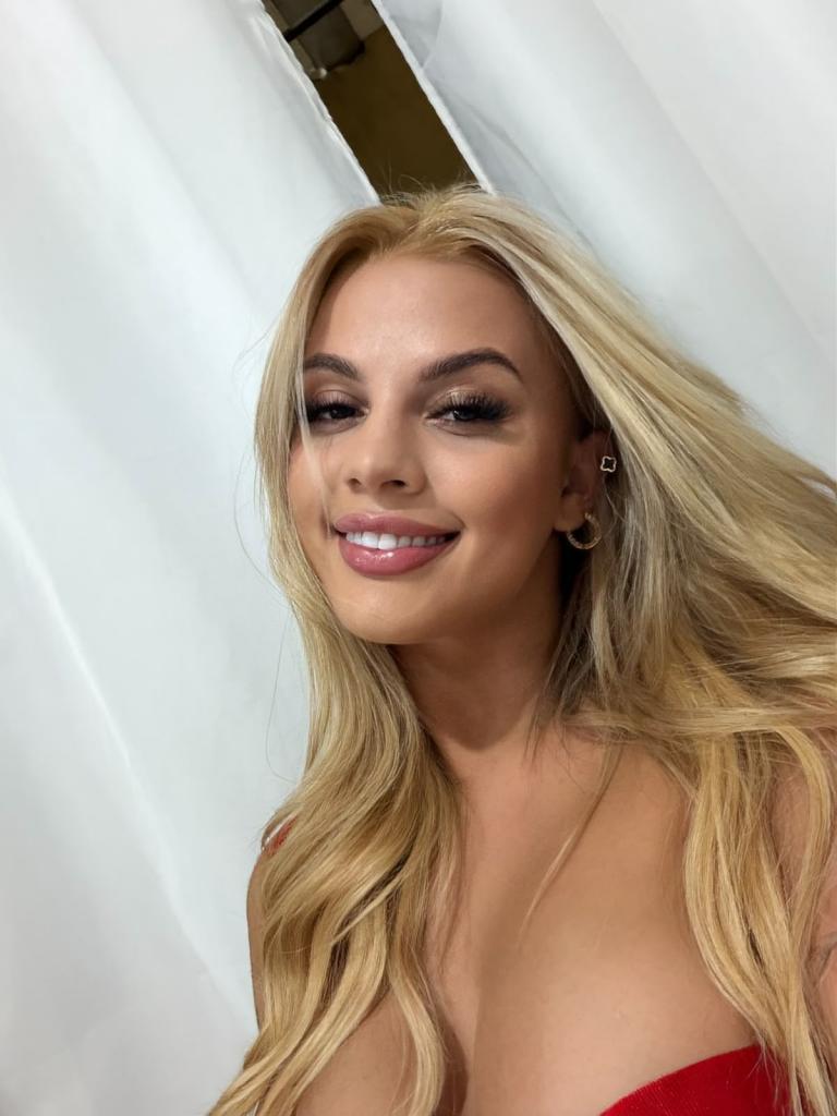 Chica busca chico en Granada: 