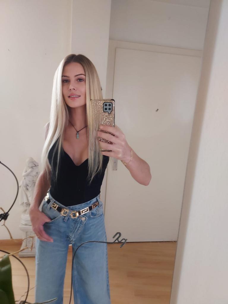 Chica busca chico en Ibiza: 