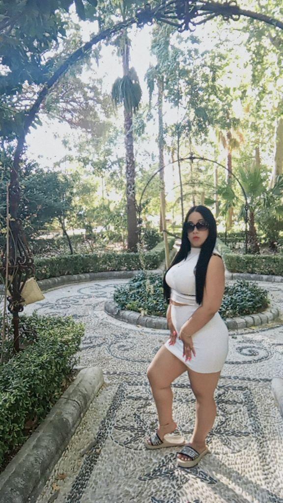 643863602: Chica busca chico en Málaga