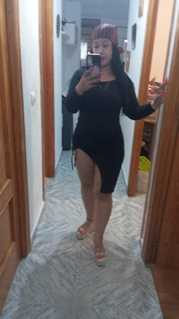 643863602: Chica busca chico en Málaga
