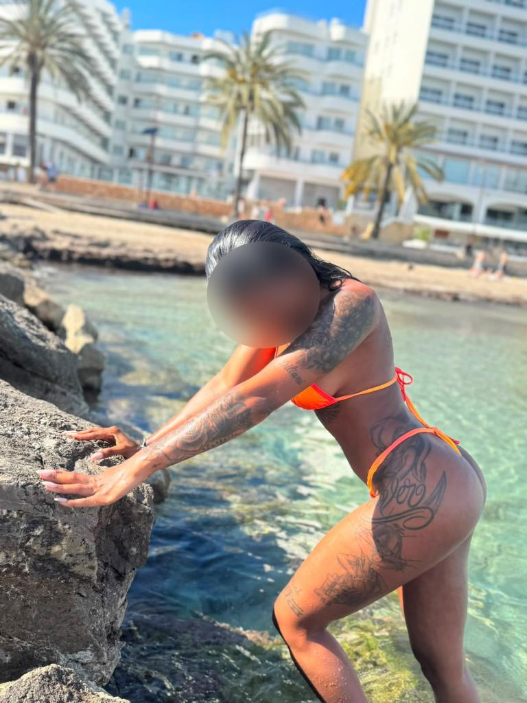 Chica busca chico en Ibiza: 