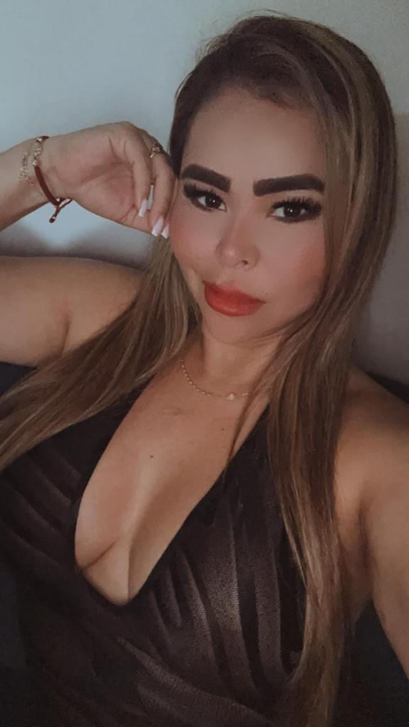 Chica busca chico en Granada: 
