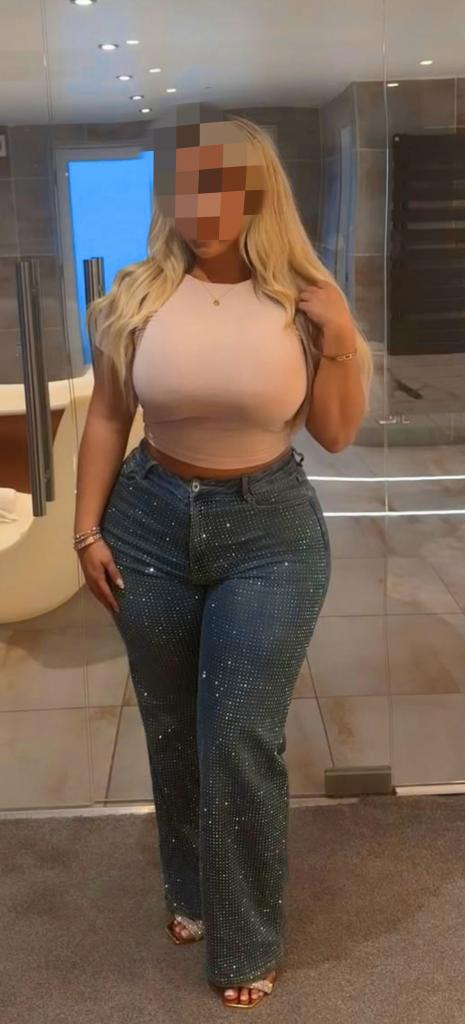 Chica busca chico en Almería: 