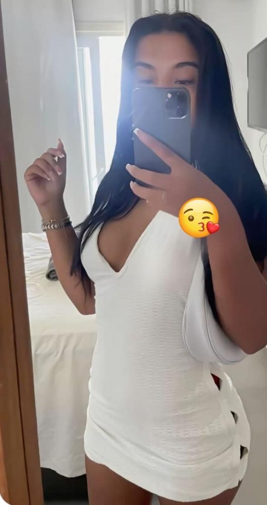 Chica busca chico en Alicante: Chica busca chico