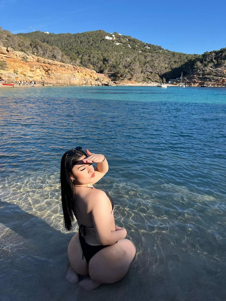 Chica busca chico en Ibiza: 