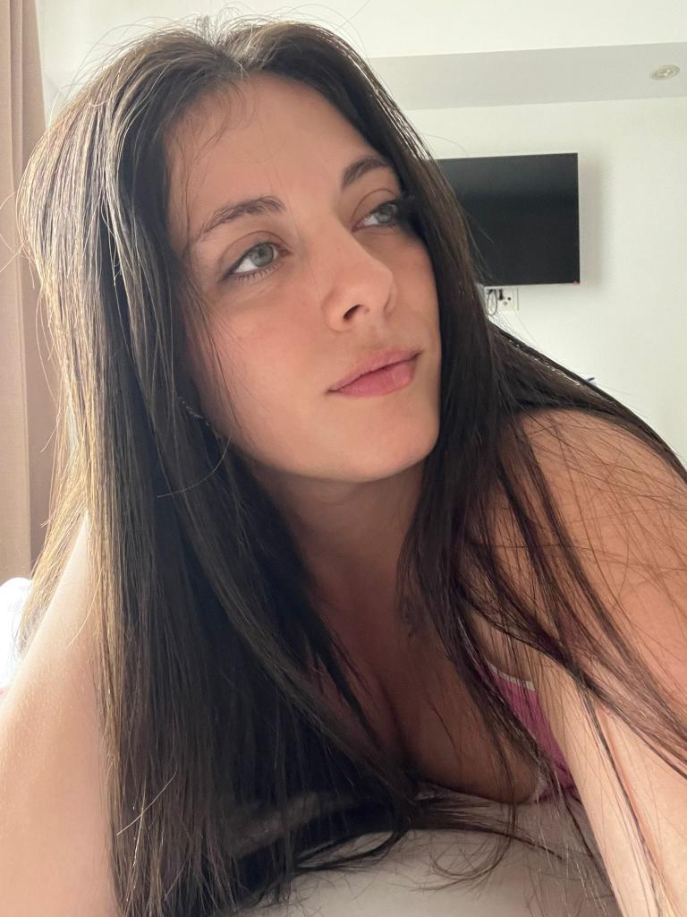 613940355: Chica busca chico en Valencia