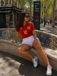 745026538: Chica busca chico en Gerona