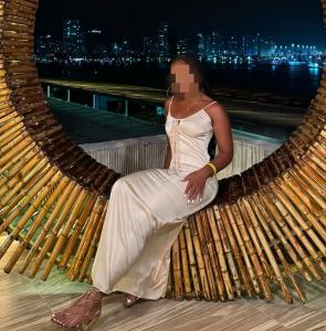 742013364: Chica busca chico en Valencia