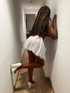 633187070: Chica busca chico en Asturias