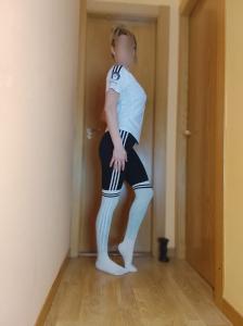 697766701: Chica busca chico en Madrid