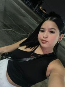 674070956: Chica busca chico en Sevilla