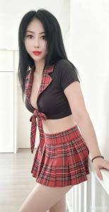 691357987: Chica busca chico en Sevilla