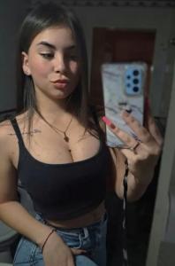 663122340: Chica busca chico en Murcia