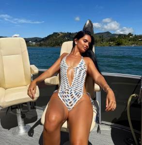695778395: Chica busca chico en Málaga
