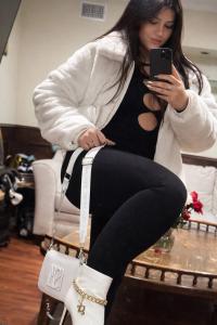 645098228: Chica busca chico en Alicante
