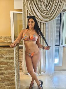 664874220: Chica busca chico en Madrid