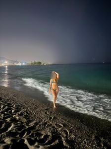 672867549: Chica busca chico en Málaga