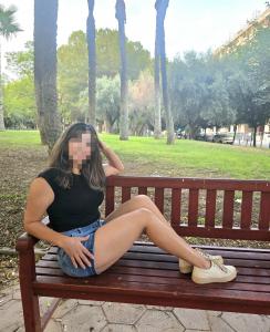 677355879: Chica busca chico en Murcia
