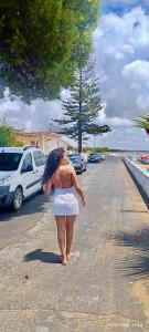614761898: Chica busca chico en Sevilla