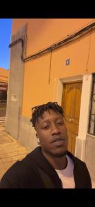 677887819: Chico busca chica en Barcelona