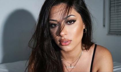 611257569: Chica busca chico en Málaga
