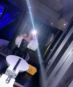 635645289: Chica busca chico en Sevilla