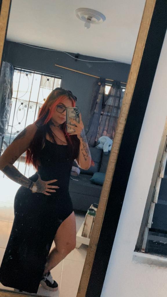 745069553: Chica busca chico en Zaragoza