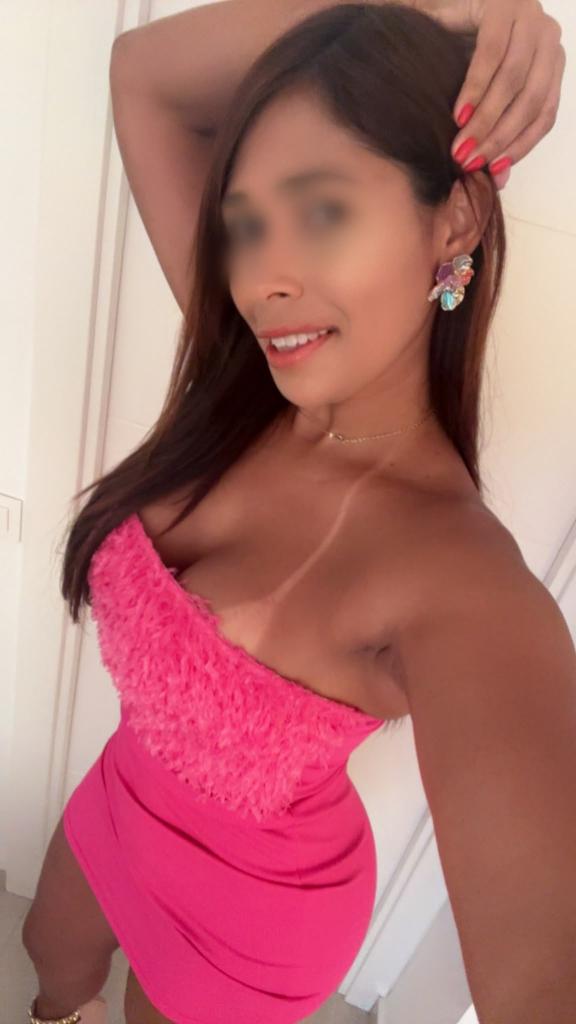 637454793: Chica busca chico en Ibiza