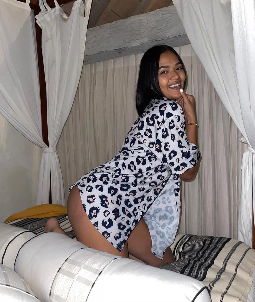 635645289: Chica busca chico en Sevilla